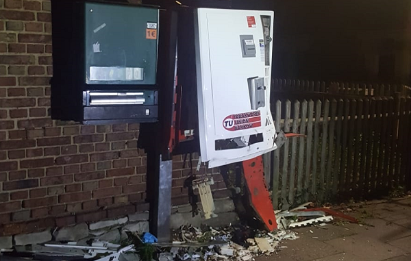Für Glimmstängel Menschenleben riskiert - Zigarettenautomat in Bad Münder gesprengt Für Glimmstängel Menschenleben riskiert - Zigarettenautomat in Bad Münder gesprengt